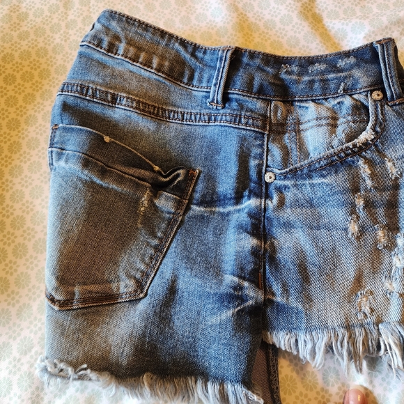 Ladies short size 3/26. Soft fabric not stretchable.  So cute.. - Picture 5 of 5